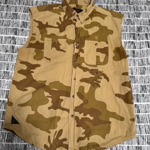 10. Deep brown camo Button down Vest Shirt Men size XL - Picture 1 of 5